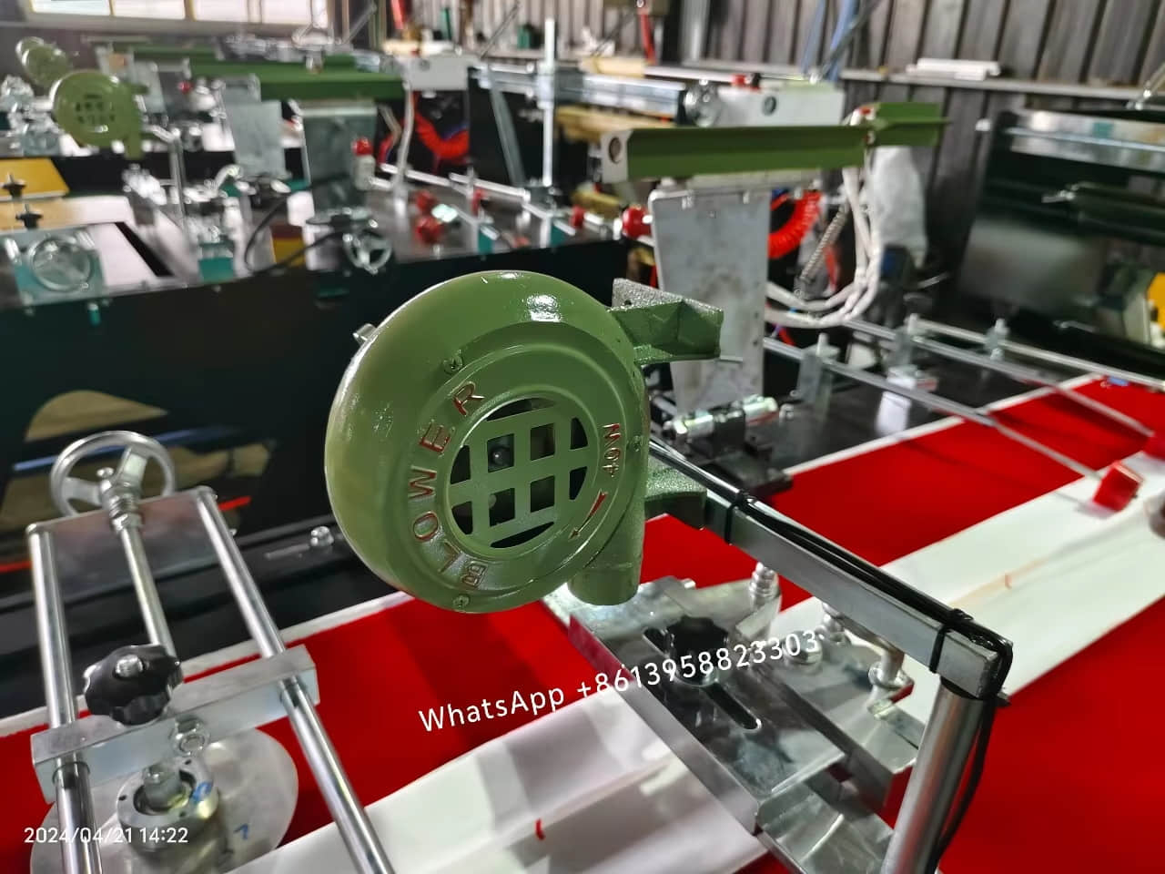 식품 포장 백, 커피 백 등을 라미네이션 방식으로 제조하는 중앙 밀봉 파우치 백 제조기 MJ-350-B