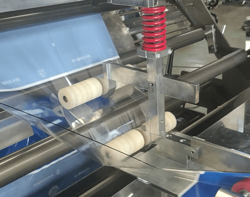 고속 고품질 4면 밀봉 파우치 제조기 고속 고품질 4면 밀봉 파우치 제조기