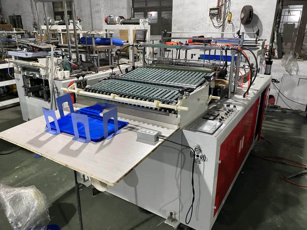 PE 일회용 플라스틱 부츠 커버 제작기 (38-45 사이즈 방수) PE 일회용 플라스틱 부츠 커버 제작기 (38-45 사이즈 방수)